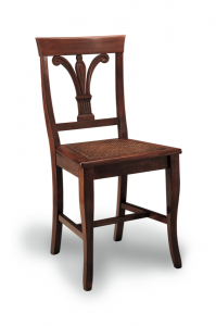 Klasična drvena stolica u boji oraha. Može se naručiti i u drugim bojama drva.