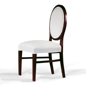 Klasična drvena stolica u boji tamnog oraha, sjedište i leđa u tkanini. Može se naručiti u bilo kojim bojama drva i bojama tkanina.