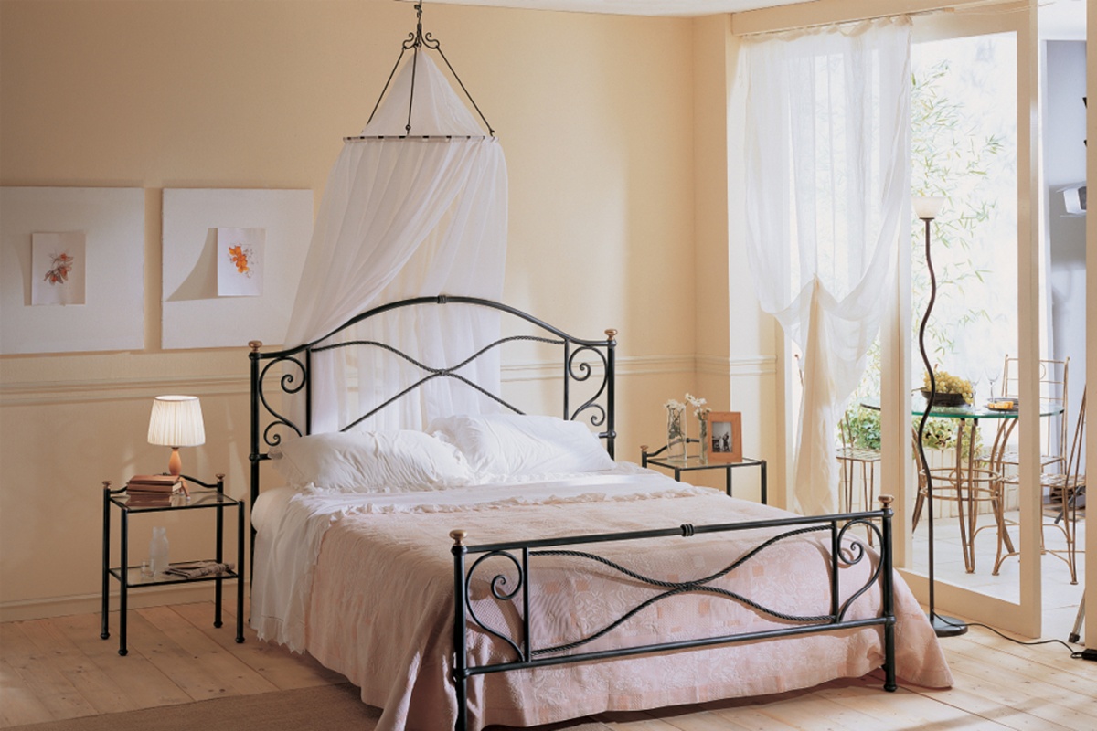 стильные деревянные кровати. кованая кровать 120х200 икеа. кровать с балдахином двуспальная. кованая кровать икеа черная. каза 39 верди кровать.